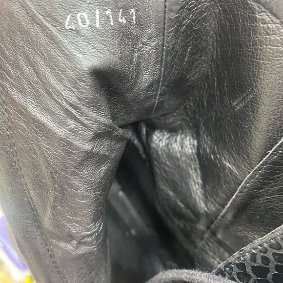 Boots - Picture 6 of 7